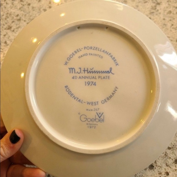 1974 Hummel Plate - Picture 2 of 2